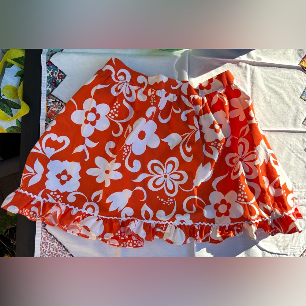 Vintage Apron, Orange flower kitchen apron, Marimekko inspired, Flower apron
